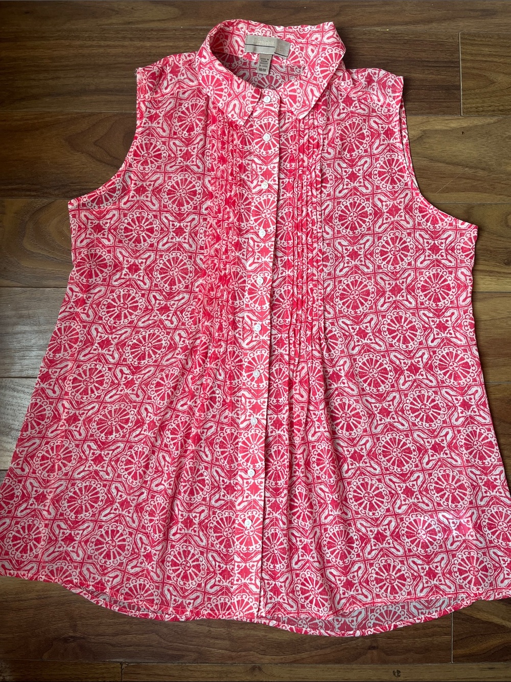 Sleeveless Fushia Pink Patterned Pintuck Blouse Summer Polo Button Down Medium
